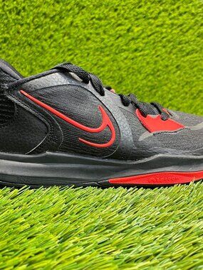 Nike Kyrie Low 5 Mens Size 5 Black Bright Red Athletic Basketball Shoes Sneakers